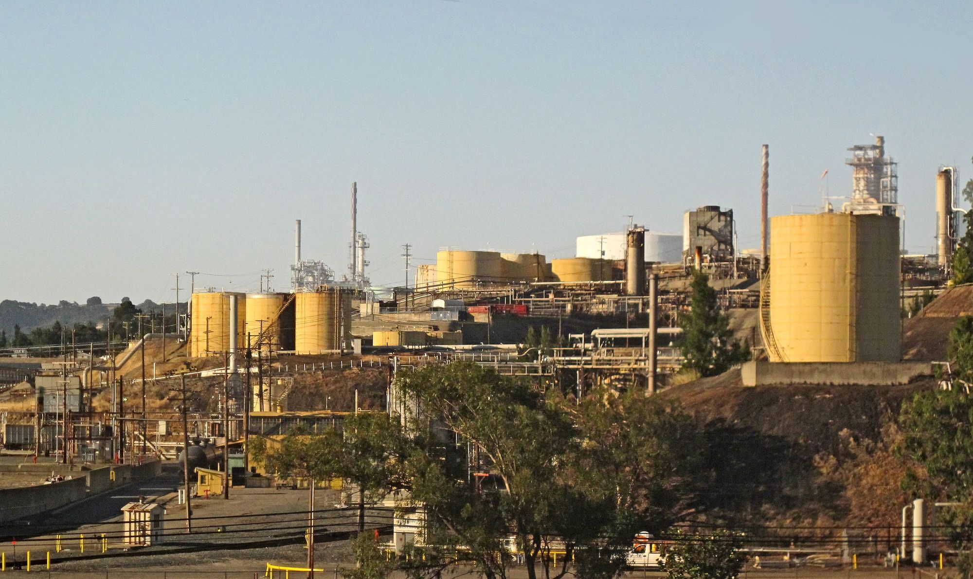 Worker killed at Valero Benicia refinery was found hanging from safety harness