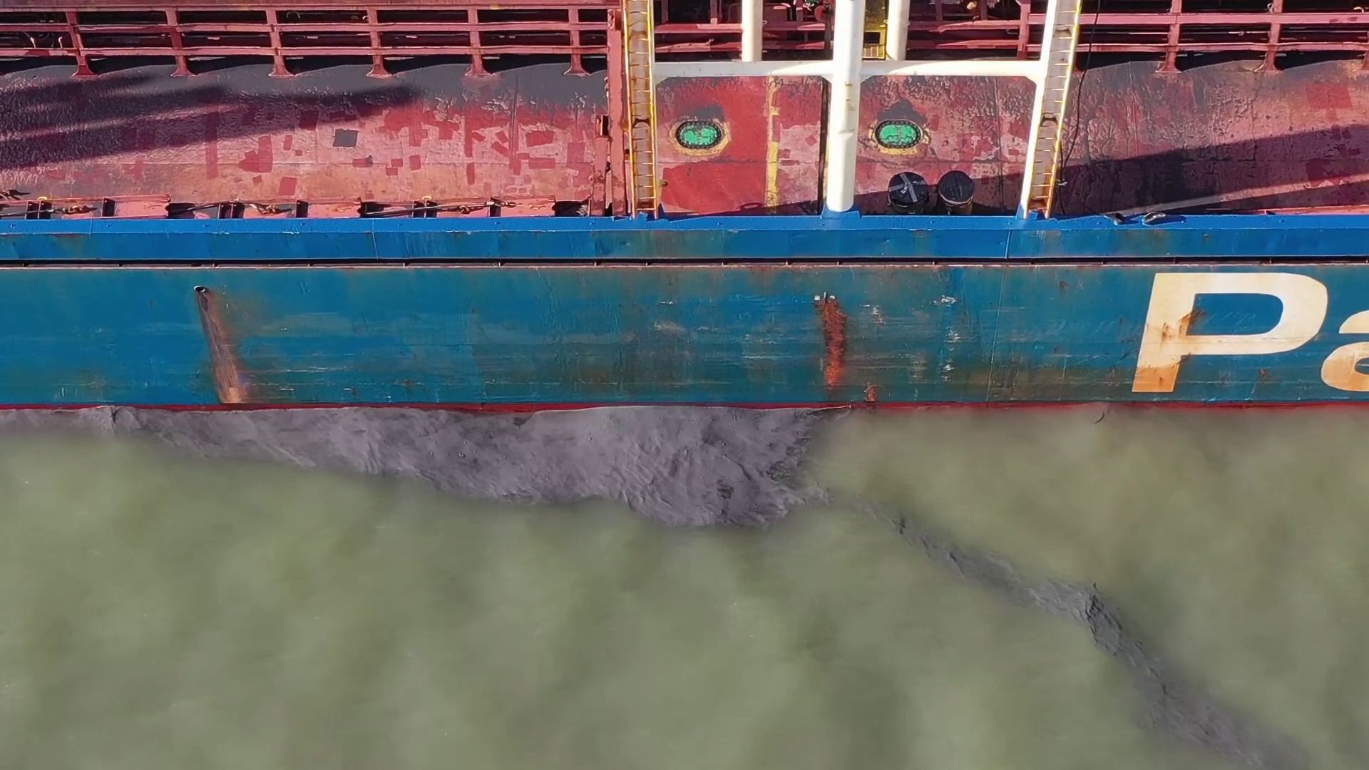 Environmental group sues Port of Benicia, Valero over alleged petcoke pollution