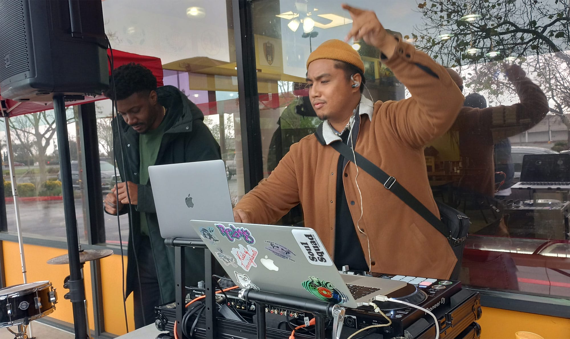 Vallejo community turns out to help taqueria survive in declining shopping center